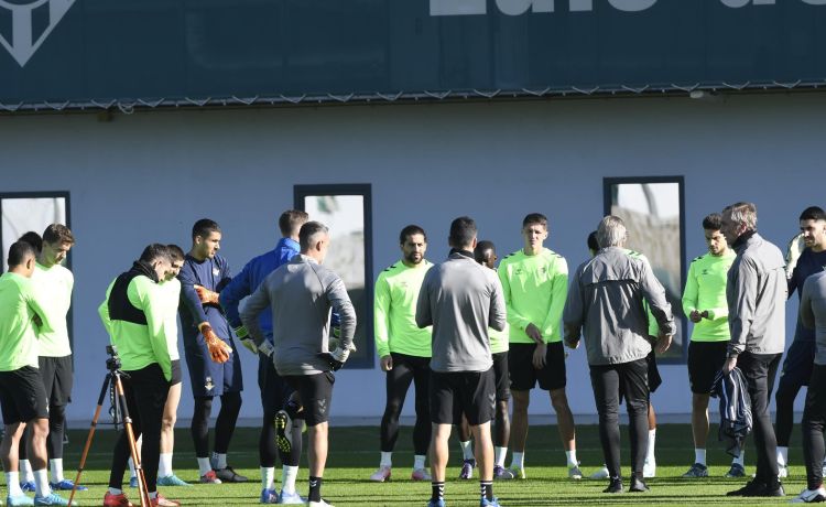 La convocatoria del Betis para el partido ante el Mlada Boleslav: vuelve Jesús Rodríguez La convocatoria del Betis para el partido ante el Mlada Boleslav: vuelve Jesús Rodríguez