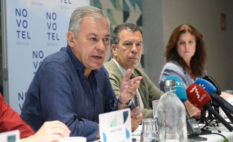 Sanz asegura que El Estadio La Cartuja no tiene problemas de acceso y ve «complicado» que coincidan Betis y Sevilla Sanz asegura que El Estadio La Cartuja no tiene problemas de acceso y ve «complicado» que coincidan Betis y Sevilla