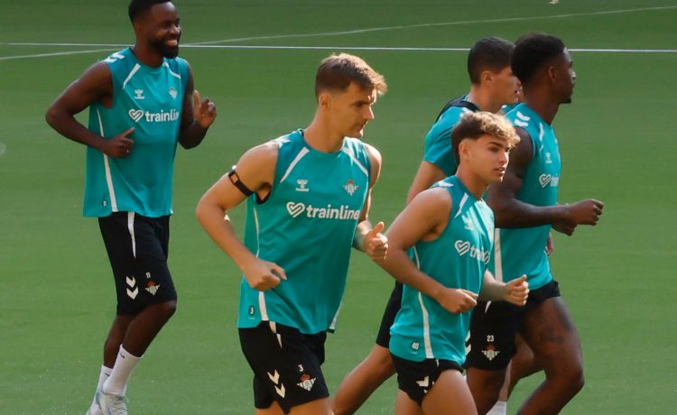 La lupa, en el eje de la defensa del Betis La lupa, en el eje de la defensa del Betis