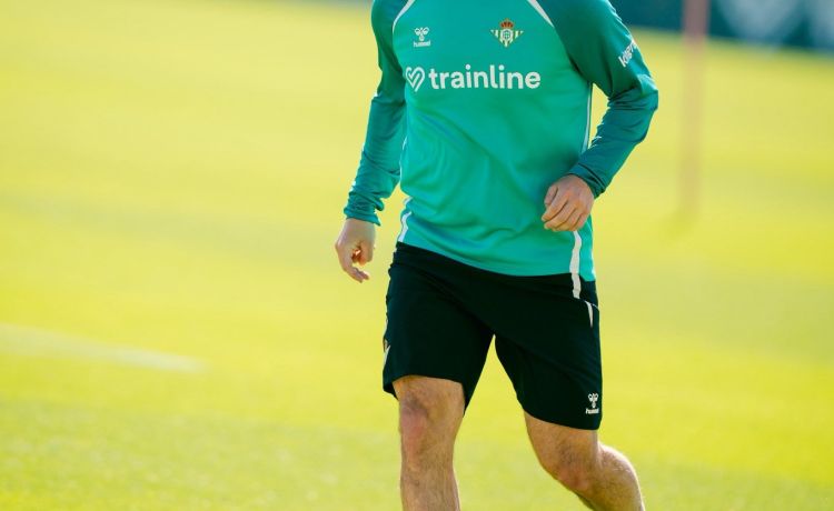 Isco entrena con el Betis y ve la luz a final del túnel Isco entrena con el Betis y ve la luz a final del túnel