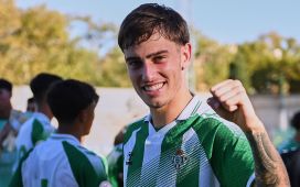 Carlos de Roa se sale en la Youth League y el Betis trabaja en su renovación Carlos de Roa se sale en la Youth League y el Betis trabaja en su renovación