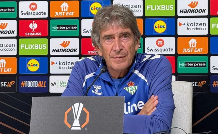 Pellegrini: «¿Mi futuro? Ahora sólo pienso en el Lyon» Pellegrini: «¿Mi futuro? Ahora sólo pienso en el Lyon»