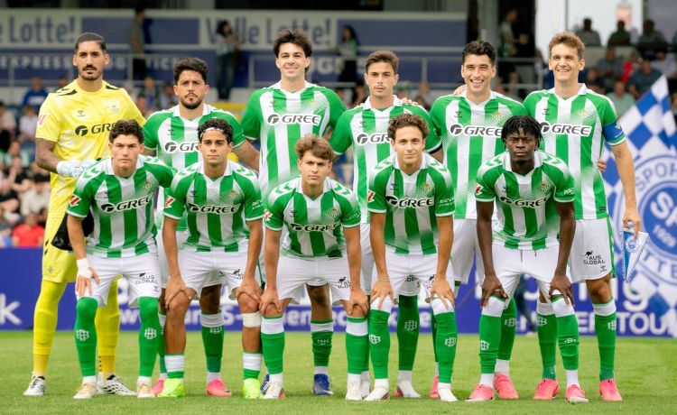 Así jugaron los nuevos fichajes del Betis ante el Lotte alemán Así jugaron los nuevos fichajes del Betis ante el Lotte alemán