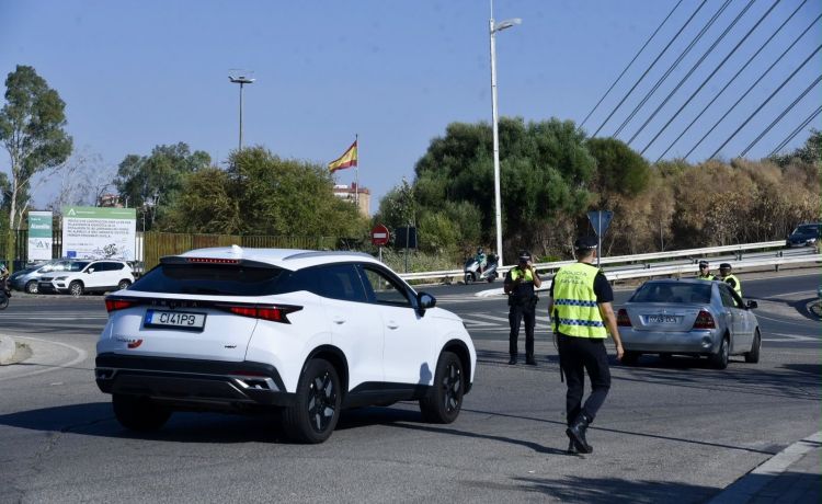 El Estadio La Cartuja activa una reforma urgente de 575.000 euros en todo su entorno exterior El Estadio La Cartuja activa una reforma urgente de 575.000 euros en todo su entorno exterior