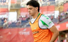 Las variables a pagar por Petit, otro aspecto para evaluar su continuidad en el Betis Las variables a pagar por Petit, otro aspecto para evaluar su continuidad en el Betis
