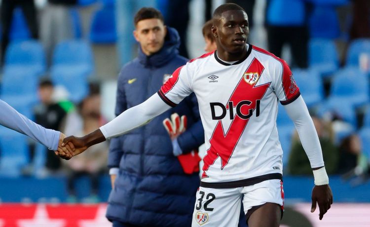 El Rayo compra a Nobel Mendy al Betis por 3,5 millones El Rayo compra a Nobel Mendy al Betis por 3,5 millones