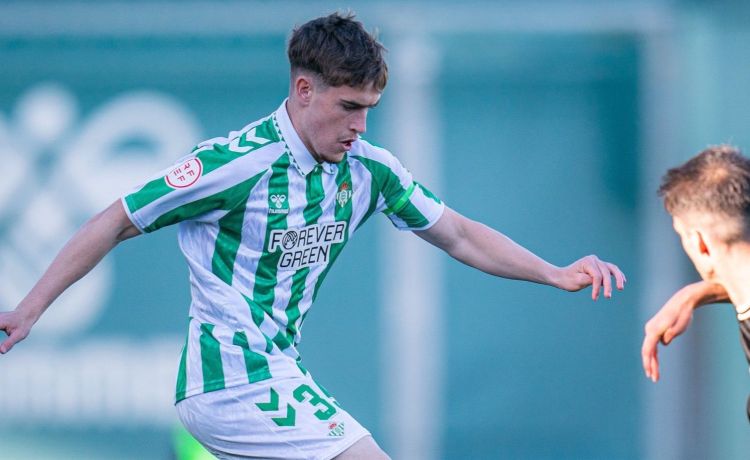 Posible lesión grave y alerta en el filial del Betis con su joven promesa Posible lesión grave y alerta en el filial del Betis con su joven promesa