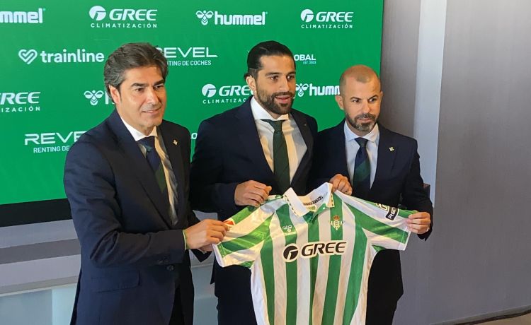 Ángel Haro sobre la marcha de Ayoze: “Con todos los respetos, el Villarreal aspira lo mismo que nosotros” Ángel Haro sobre la marcha de Ayoze: “Con todos los respetos, el Villarreal aspira lo mismo que nosotros”