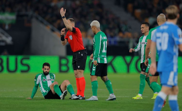 Isco, entre la inquietud por su lesión y el alivio por la respuesta coral Isco, entre la inquietud por su lesión y el alivio por la respuesta coral