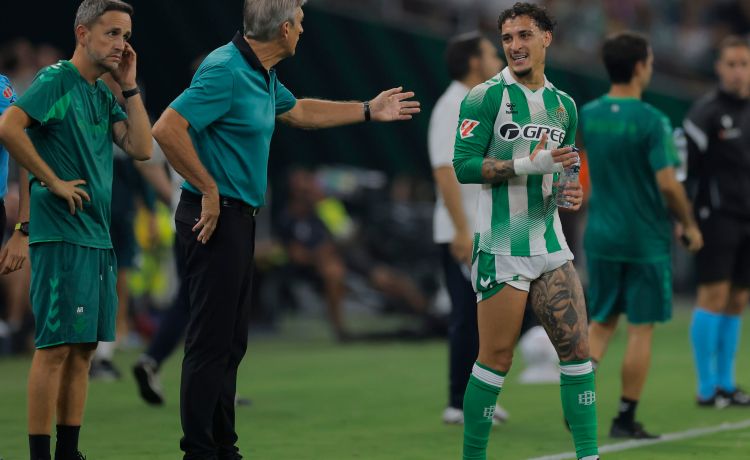 Antony enciende las alarmas en el Betis antes del partido frente al Oporto Antony enciende las alarmas en el Betis antes del partido frente al Oporto
