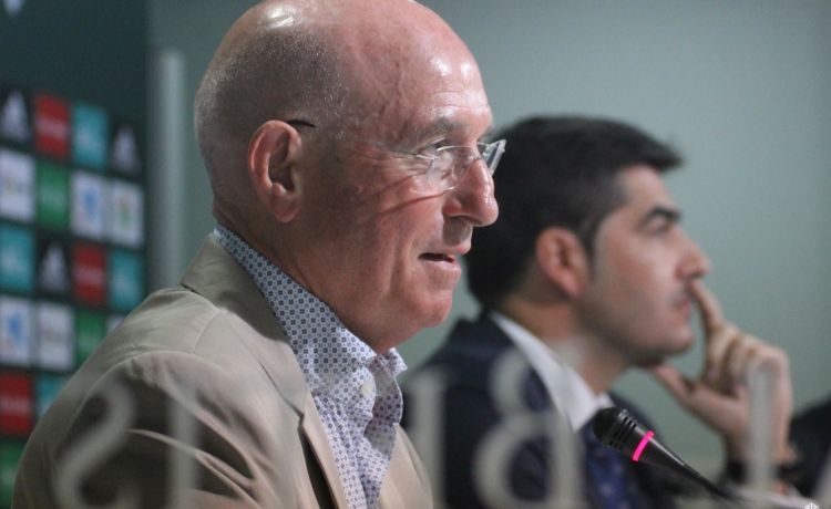 Serra Ferrer reconoce el motivo por el que no fichó por el Sevilla tras dejar el Betis Serra Ferrer reconoce el motivo por el que no fichó por el Sevilla tras dejar el Betis