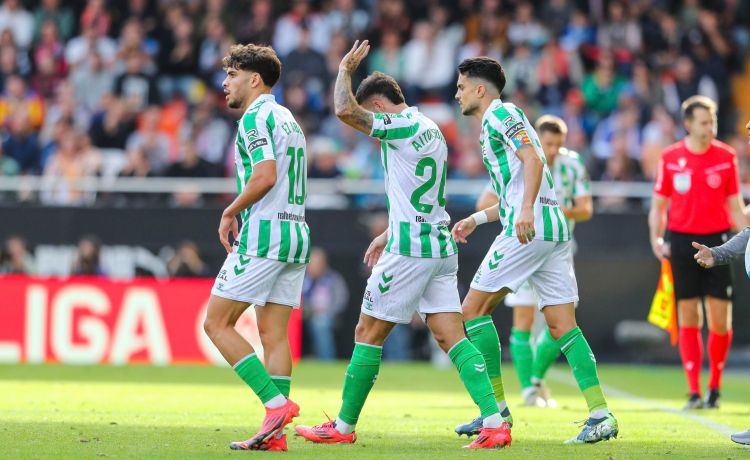 Bartra: «En diez minutos no te pueden hacer tres goles, no se puede entrar así» Bartra: «En diez minutos no te pueden hacer tres goles, no se puede entrar así»