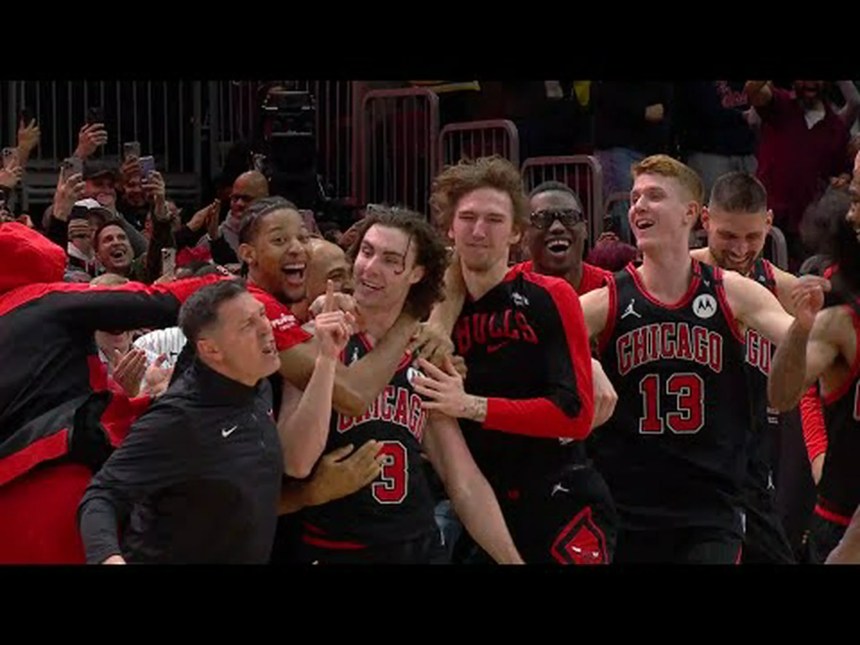 Lakers crumble in stunner, shedding to Bulls on Josh Giddey’s half-court shot at buzzer Lakers crumble in stunner, shedding to Bulls on Josh Giddey’s half-court shot at buzzer