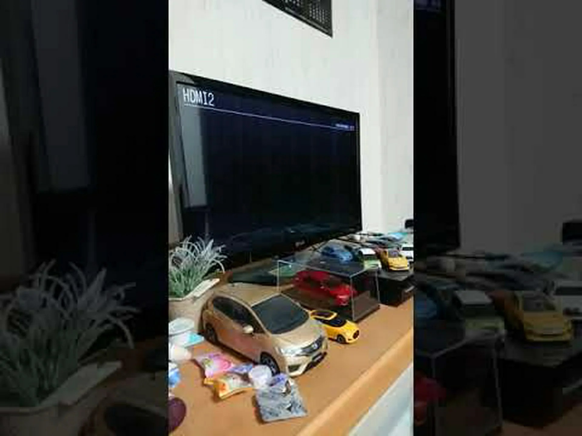 テレビ界の斬新さ: この LG テレビはおそらく未来です テレビ界の斬新さ: この LG テレビはおそらく未来です