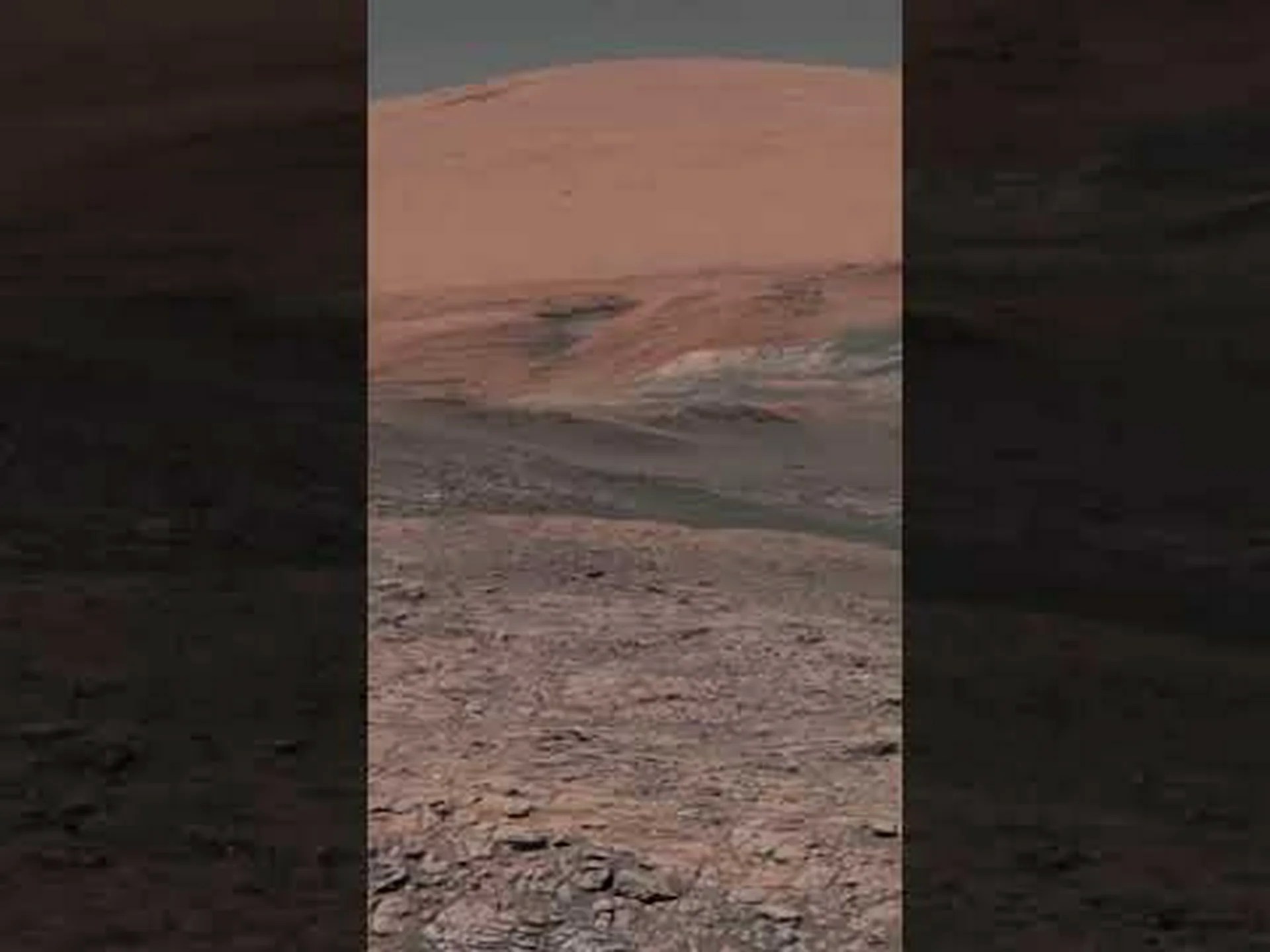 火星:NASAの写真には、地表に何か新しいものが写っています - それは最近になってから存在したものです 火星:NASAの写真には、地表に何か新しいものが写っています - それは最近になってから存在したものです