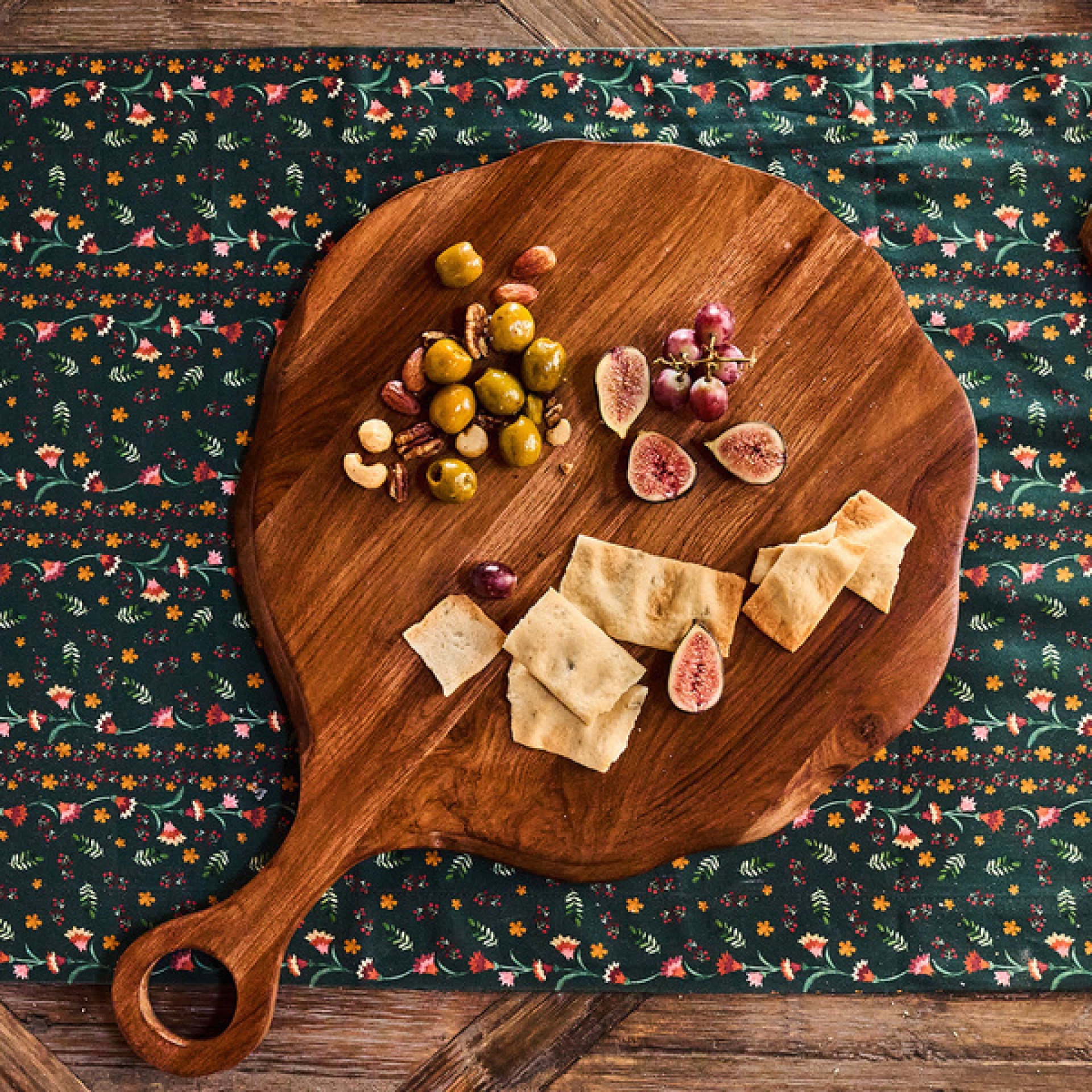 Puro Round Serving Board - Teak 24 Puro Round Serving Board - Teak 24