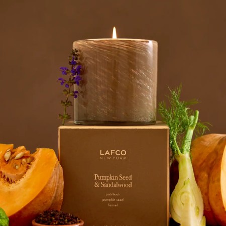 Pumpkinseed & Sandalwood Signature Candle15.5oz 12 Pumpkinseed & Sandalwood Signature Candle15.5oz 12