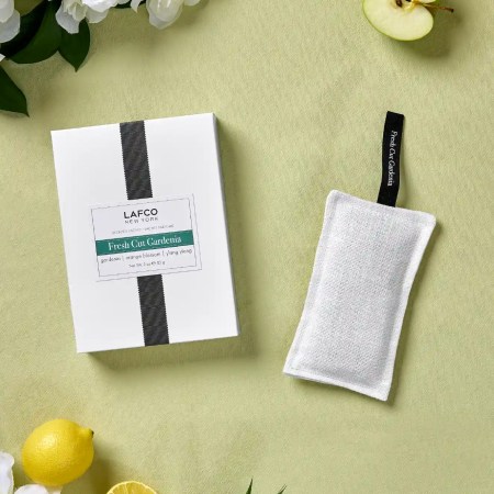 Fresh Cut Gardenia Scented Linen Sachet 15 Fresh Cut Gardenia Scented Linen Sachet 15