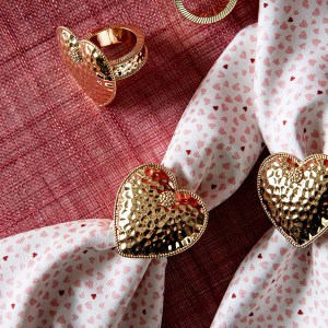 Berry & Thread Heart Napkin Ring Set/4 - Gold 18 Berry & Thread Heart Napkin Ring Set/4 - Gold 18