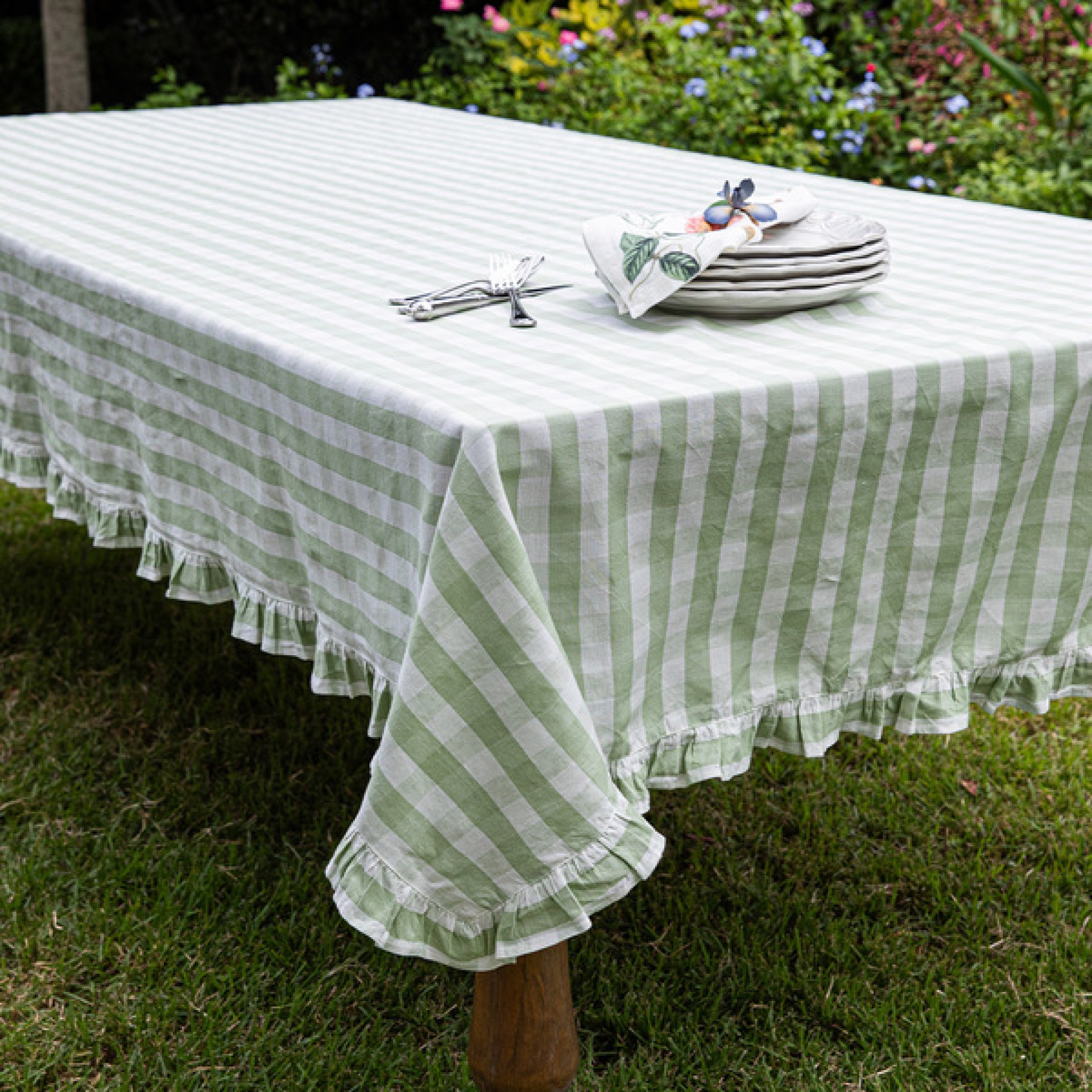 Gingham Ruffle 60 Gingham Ruffle 60