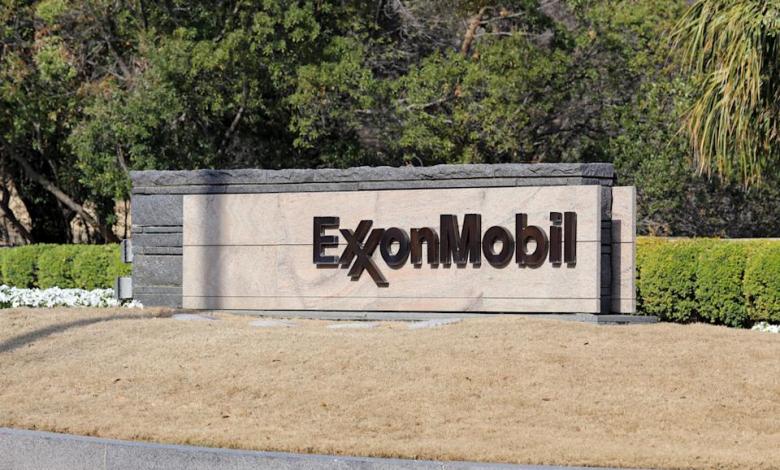 Exxon’s dividend stays steady as output fears grow Exxon’s dividend stays steady as output fears grow