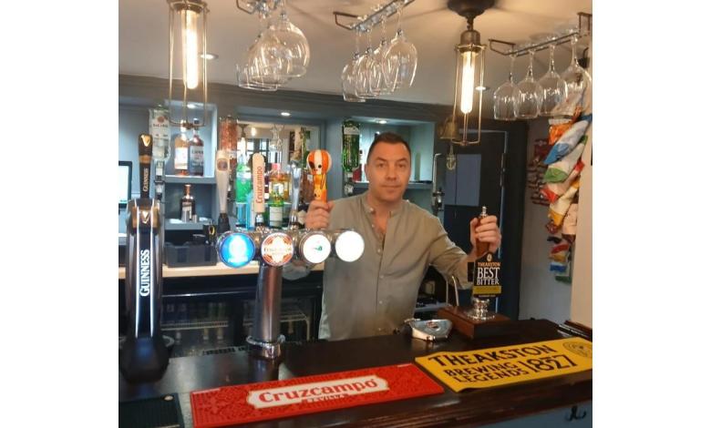 Robbie Williams impersonator hopes anchor inn summer buzz Robbie Williams impersonator hopes anchor inn summer buzz