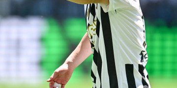 Juventus blow it vs. Fiorentina, lose control of Champions League destiny Juventus blow it vs. Fiorentina, lose control of Champions League destiny