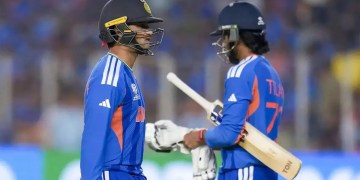‘Time to pull our sleeves up’: India coach Ryan ten Doeschate hints at playing XI shake-up after Super 8 defeat ‘Time to pull our sleeves up’: India coach Ryan ten Doeschate hints at playing XI shake-up after Super 8 defeat