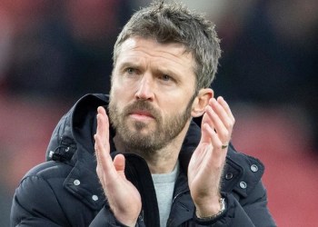 Carrick favourite for Man Utd caretaker role Carrick favourite for Man Utd caretaker role