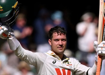 England battle despite Carey ton in crucial Test England battle despite Carey ton in crucial Test