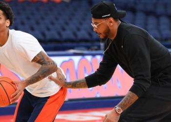 Syracuse legend Carmelo Anthony, son Kiyan have the coolest pregame routine Syracuse legend Carmelo Anthony, son Kiyan have the coolest pregame routine