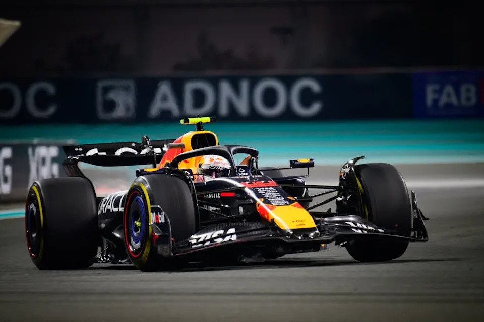 Guenther Steiner defends Yuki Tsunoda after Abu Dhabi penalty: “That is racing” Guenther Steiner defends Yuki Tsunoda after Abu Dhabi penalty: “That is racing”