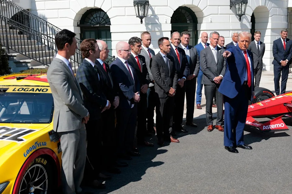 Trump meets with Penske’s NASCAR, IndyCar and IMSA stars on the White Home Trump meets with Penske’s NASCAR, IndyCar and IMSA stars on the White Home