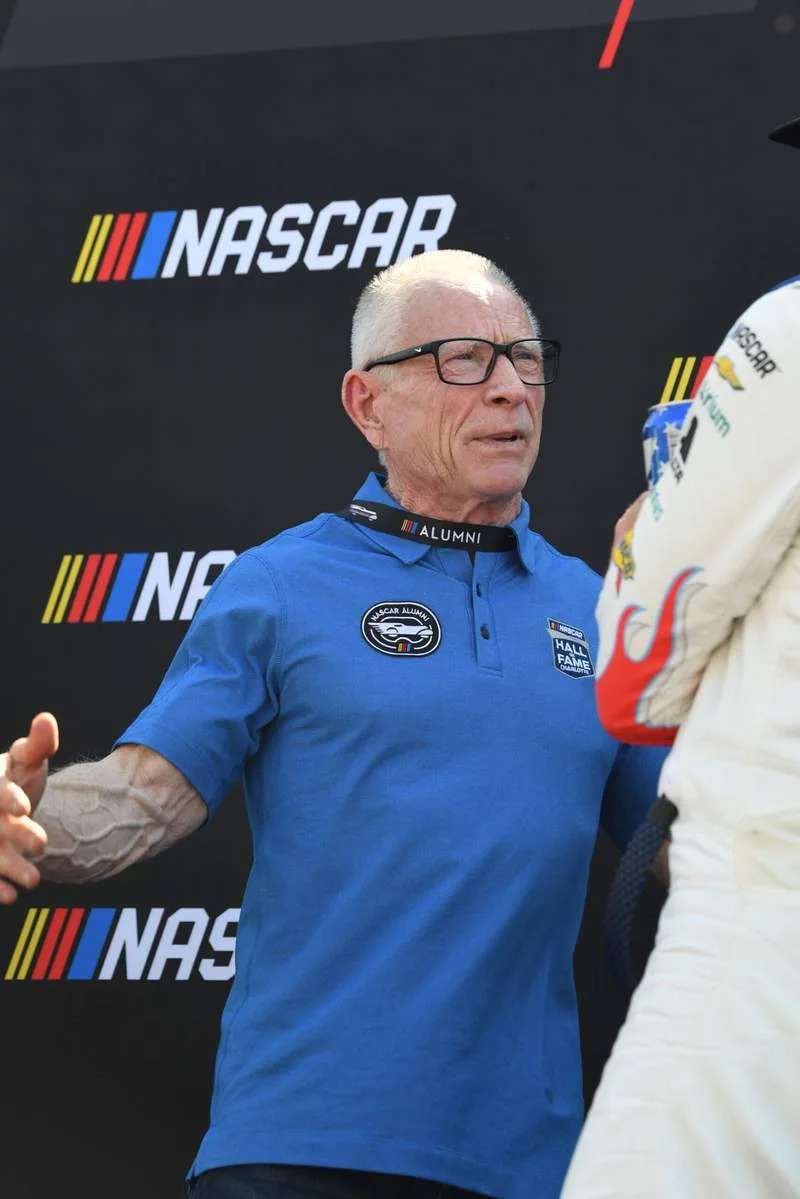 Unique: Mark Martin Will By no means Neglect Alan Kulwicki, Whom We Misplaced 33 Years In the past Unique: Mark Martin Will By no means Neglect Alan Kulwicki, Whom We Misplaced 33 Years In the past