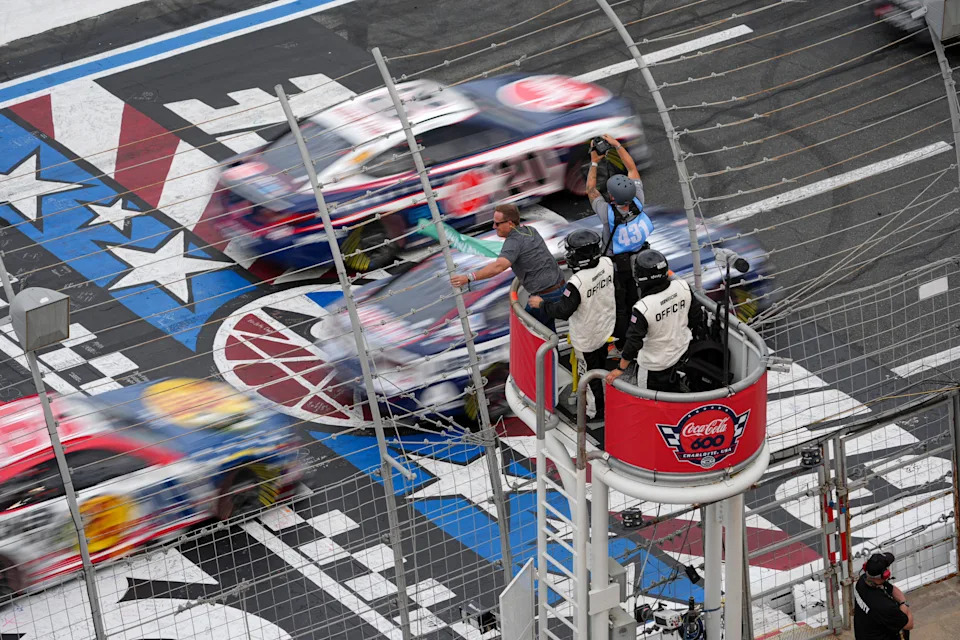 NASCAR at Charlotte 2025: Begin time, TV, streaming, lineup for Coca-Cola 600 NASCAR at Charlotte 2025: Begin time, TV, streaming, lineup for Coca-Cola 600