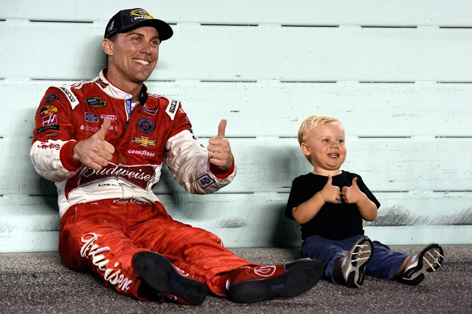 NASCAR Legend Kevin Harvick’s 13-12 months-Outdated Son Indicators His Personal Deal in ‘Lengthy Time period Dedication’ with Toyota Racing NASCAR Legend Kevin Harvick’s 13-12 months-Outdated Son Indicators His Personal Deal in ‘Lengthy Time period Dedication’ with Toyota Racing