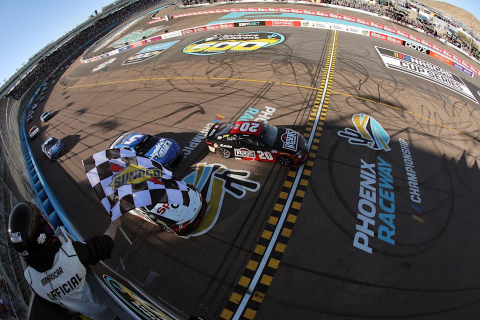 NASCAR: Christopher Bell wins his third straight race of 2025 at Phoenix NASCAR: Christopher Bell wins his third straight race of 2025 at Phoenix