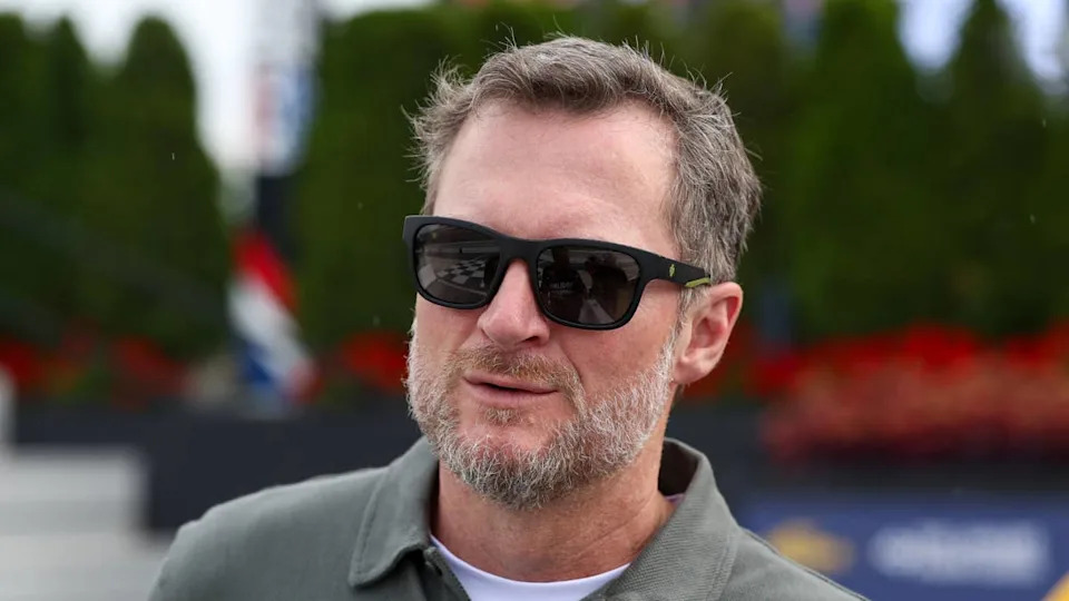 Dale Earnhardt Jr. Had ‘Good’ Response To Indignant NASCAR Fan Dale Earnhardt Jr. Had ‘Good’ Response To Indignant NASCAR Fan