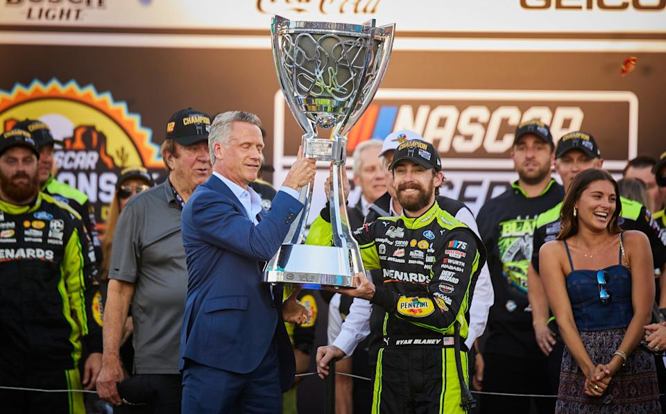 NASCAR championship: Tips on how to watch Phoenix Vehicles, Xfinity, Cup. What channel, time? NASCAR championship: Tips on how to watch Phoenix Vehicles, Xfinity, Cup. What channel, time?