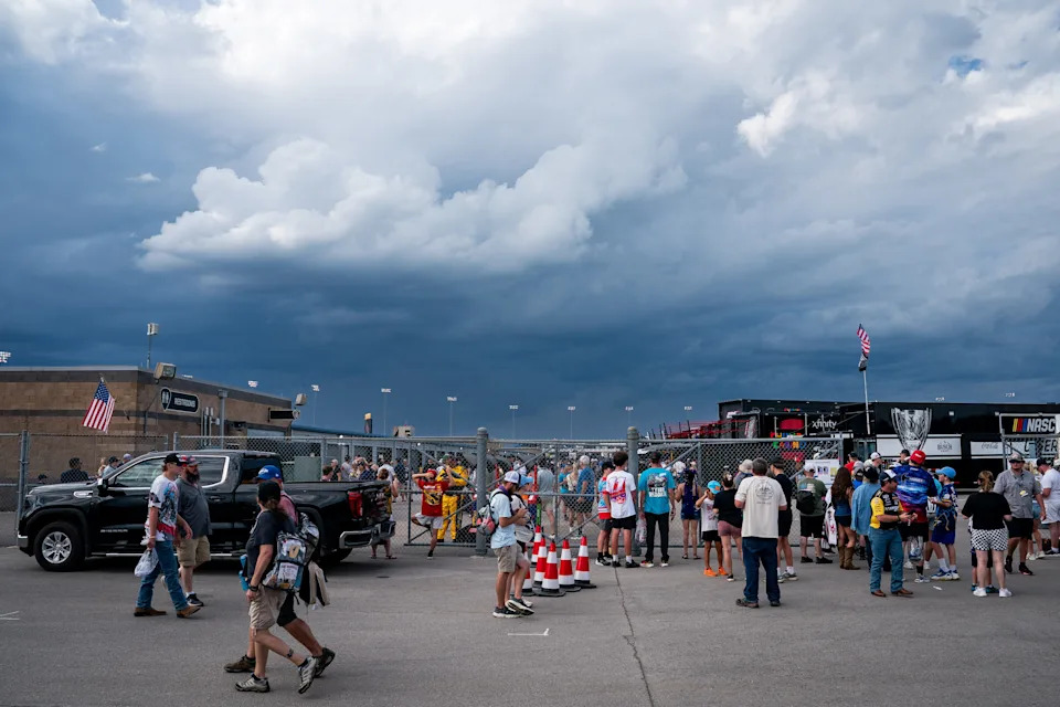 Cracker Barrel 400 NASCAR Nashville race beneath climate delay Cracker Barrel 400 NASCAR Nashville race beneath climate delay