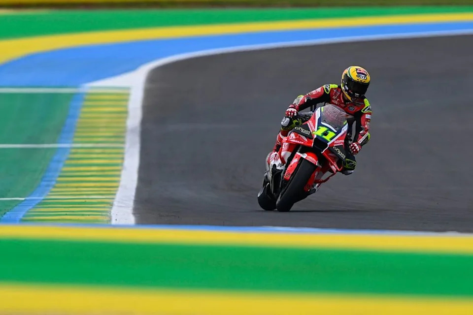 MotoGP Brazilian GP: Fabio di Giannantonio takes pole in crash-filled qualifying MotoGP Brazilian GP: Fabio di Giannantonio takes pole in crash-filled qualifying