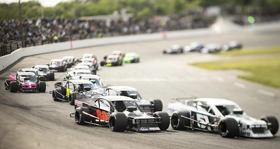 PIT BOX: Whelen Modified Tour returns to motion Saturday night time at Seekonk Speedway PIT BOX: Whelen Modified Tour returns to motion Saturday night time at Seekonk Speedway