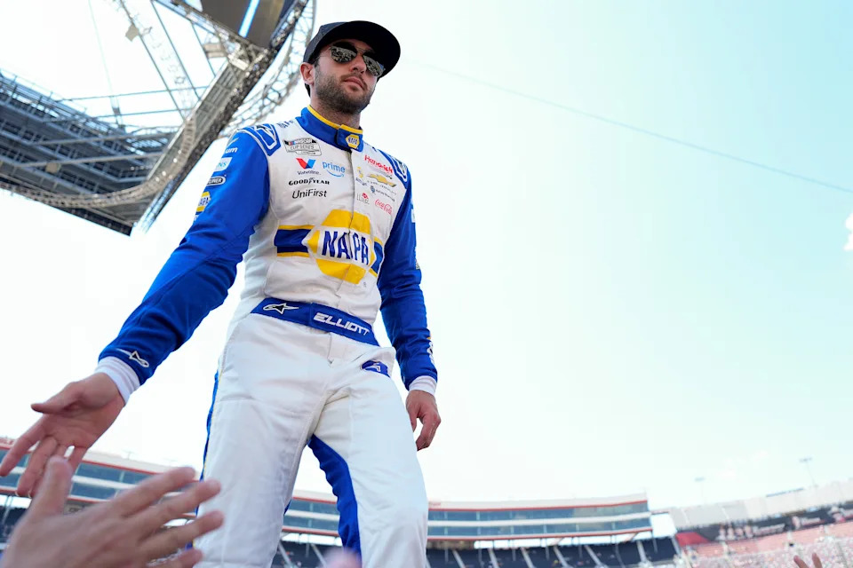 Brad Keselowski crashes in NASCAR Bristol race after Ricky Stenhouse Jr. spins him out Brad Keselowski crashes in NASCAR Bristol race after Ricky Stenhouse Jr. spins him out