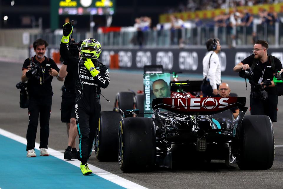 Components 1: Lewis Hamilton closes his Mercedes chapter with a fourth-place end after beginning Sixteenth Components 1: Lewis Hamilton closes his Mercedes chapter with a fourth-place end after beginning Sixteenth