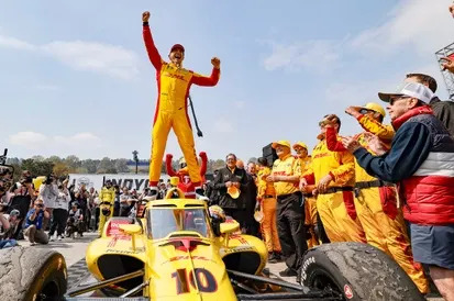 Late pit cease error denies Christian Lundgaard probability of IndyCar win Late pit cease error denies Christian Lundgaard probability of IndyCar win