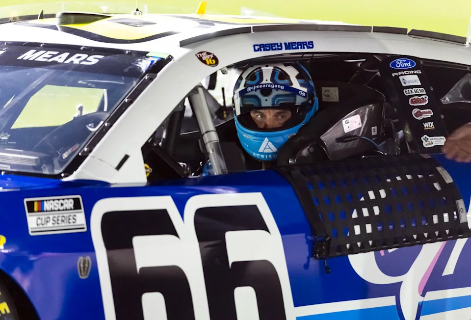 NASCAR Veteran Indicators Deal to Make His five hundredth Profession Begin NASCAR Veteran Indicators Deal to Make His five hundredth Profession Begin