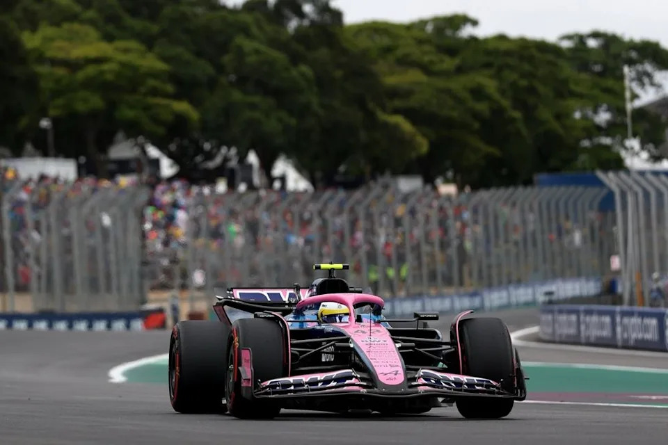 Lewis Hamilton calls out “older drivers” as he pledges assist for F1 rookies Lewis Hamilton calls out “older drivers” as he pledges assist for F1 rookies