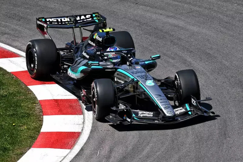 F1 LIVE | Verstappen survives scare as SQ3 will get underway in Canada F1 LIVE | Verstappen survives scare as SQ3 will get underway in Canada
