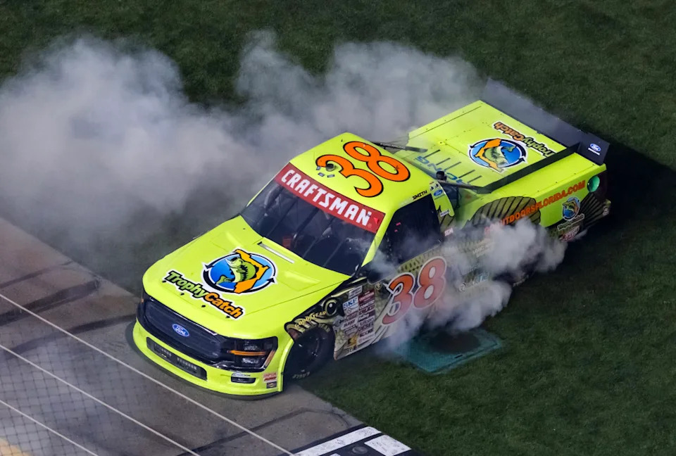 NASCAR’s New Warning Coverage at Daytona Results in Extra Thrilling Racing NASCAR’s New Warning Coverage at Daytona Results in Extra Thrilling Racing