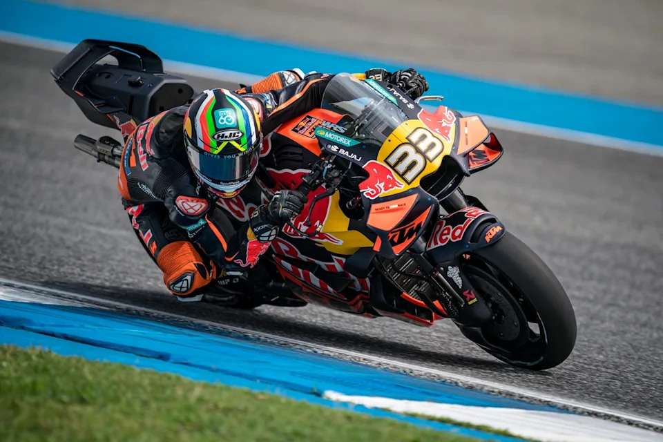 MotoGP Thailand GP: Marco Bezzecchi beats Marc Marquez to pole regardless of late crash MotoGP Thailand GP: Marco Bezzecchi beats Marc Marquez to pole regardless of late crash
